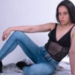 from-amateur-to-webcam-model-my-journey-with-amanda-collins-1
