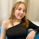 from-amateur-to-webcam-model-sofideans-journey