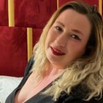 From Amateur to Webcam Model: TaraMunir’s Journey