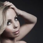 From Amateur to Webcam Model: The VanessaVi Success Story