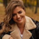 From Amateur to Webcam Model: The VictoriaRous Story