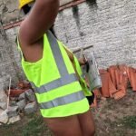 Inspetor Surpreende Cena Íntima na Obra