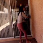 jade-janztens-locked-out-yoga-pants-fiasco-1