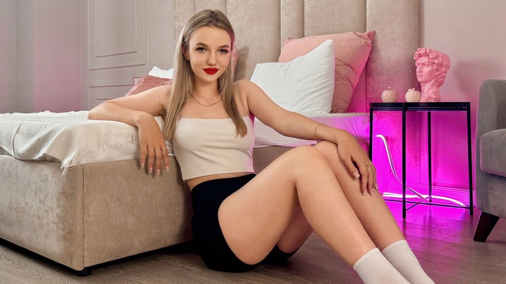 julie-stewarts-amateur-webcam-model-adventures