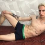 krisshulz-cam-chaos-cosmic-glam