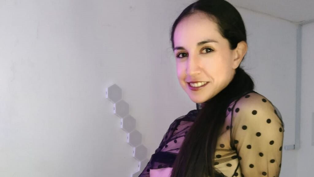paulettharris-amateur-webcam-model-adventures