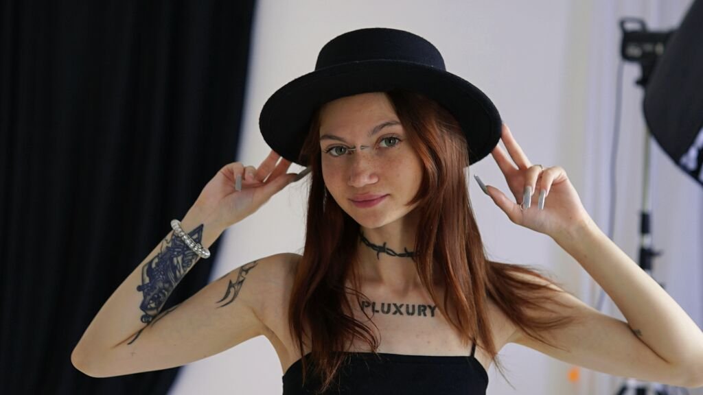 StaceyNaomi's Amateur Webcam Model Adventures
