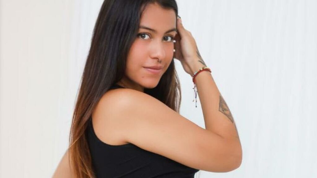 vickyvalkas-amateur-webcam-model-adventures