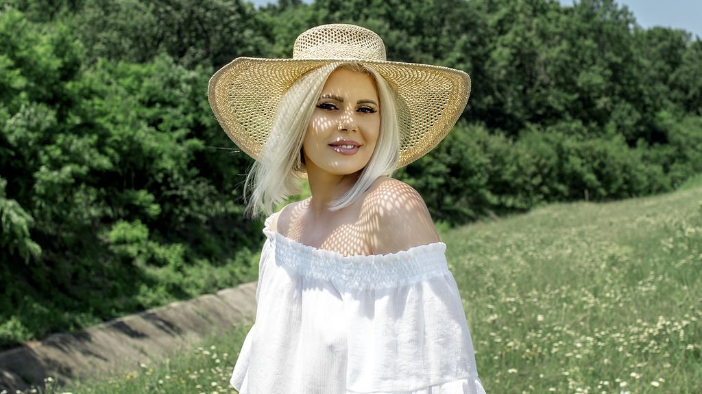 AbbyColinss Amateur Webcam Model Chronicles AbbyColinss Amateur Webcam Model Chronicles