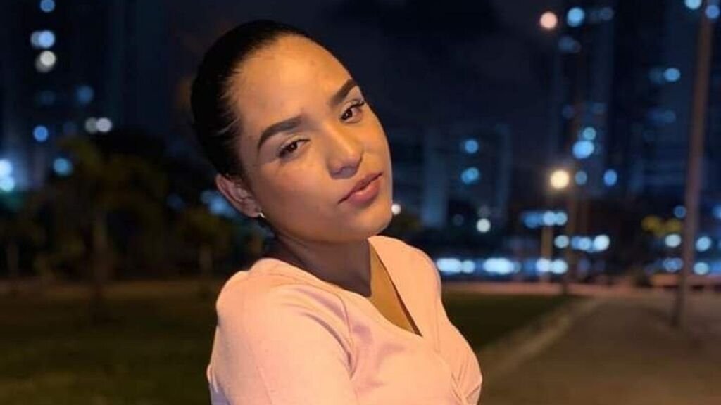 AishaMontana's Amateur Webcam Model Adventures AishaMontana’s Amateur Webcam Model Adventures