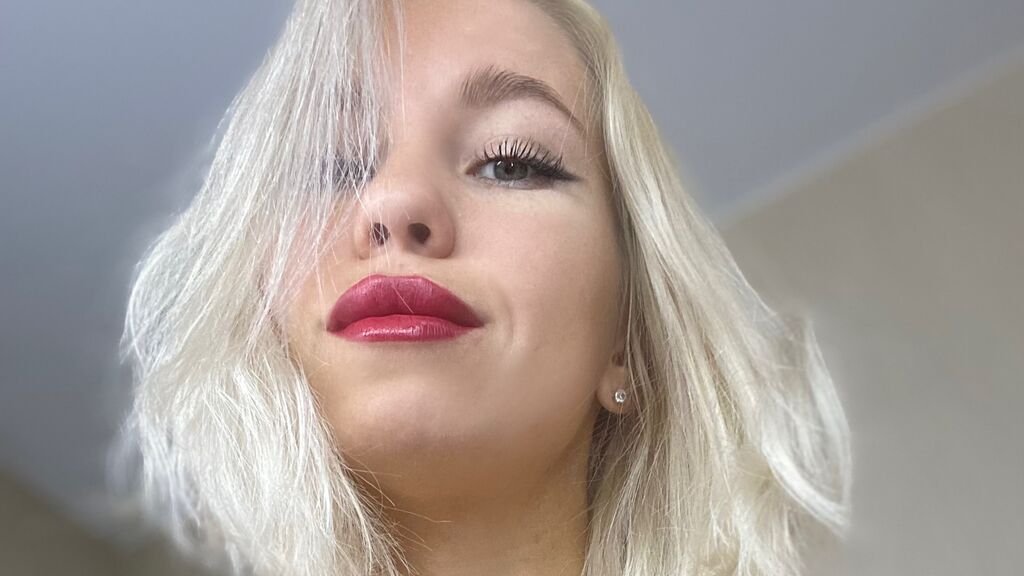 AleksiaMoon’s Amateur Webcam Modeling Adventure