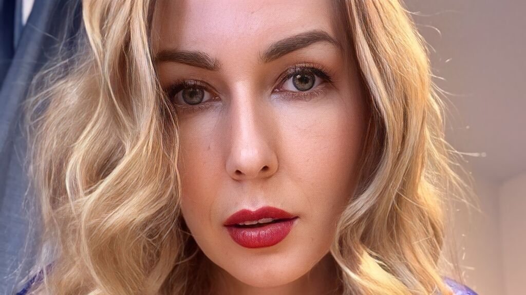 AlessandraRios Pixelated Paradise