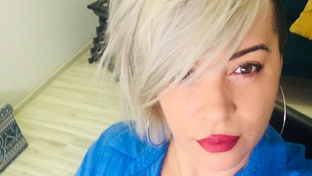 AlessiaBliss's Amateur Webcam Model Adventures AlessiaBliss’s Amateur Webcam Model Adventures