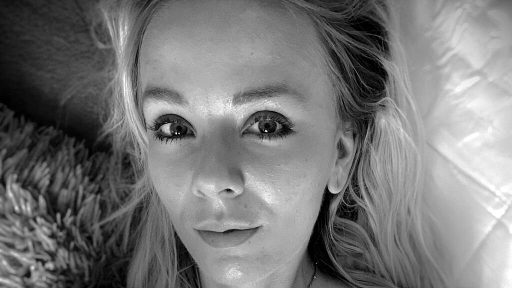 alicecandas amateur webcam model adventures