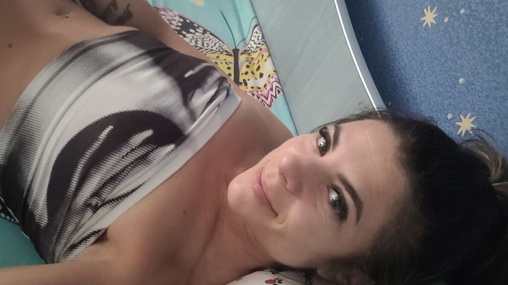 AmaliaReyna’s Amateur Webcam Model Adventures