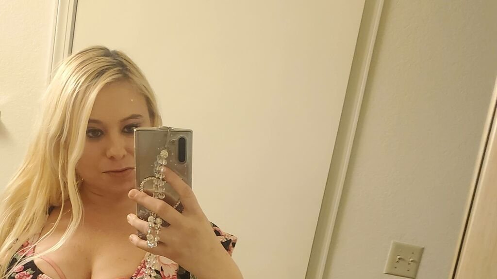 AmandaLovus Glitchy, Glam Webcam World