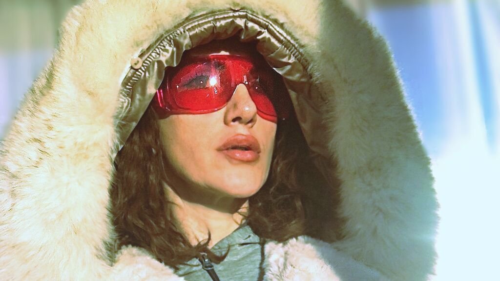 Amateur Webcam Model AirisGray Shares Her Passionate Performances Amateur Webcam Model AirisGray Shares Her Passionate Performances