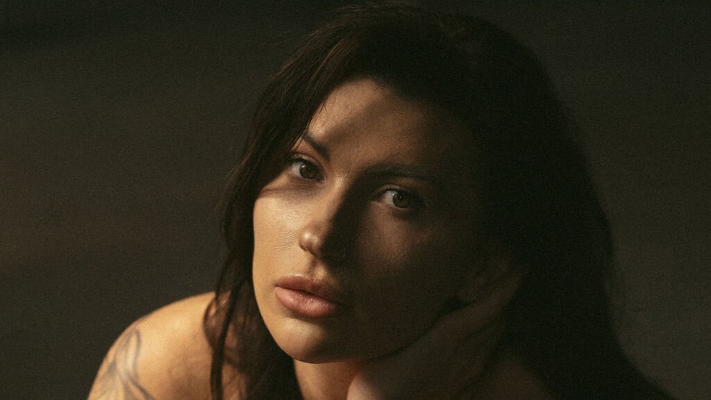 Amateur Webcam Model AlinaVanila Shares Her Unique Experience Amateur Webcam Model AlinaVanila Shares Her Unique Experience