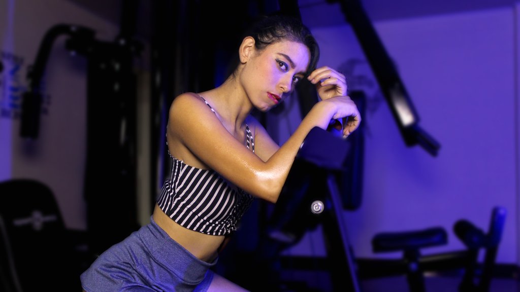 Amateur Webcam Model AlyssaBroke Shares Her Unique Perspective Amateur Webcam Model AlyssaBroke Shares Her Unique Perspective