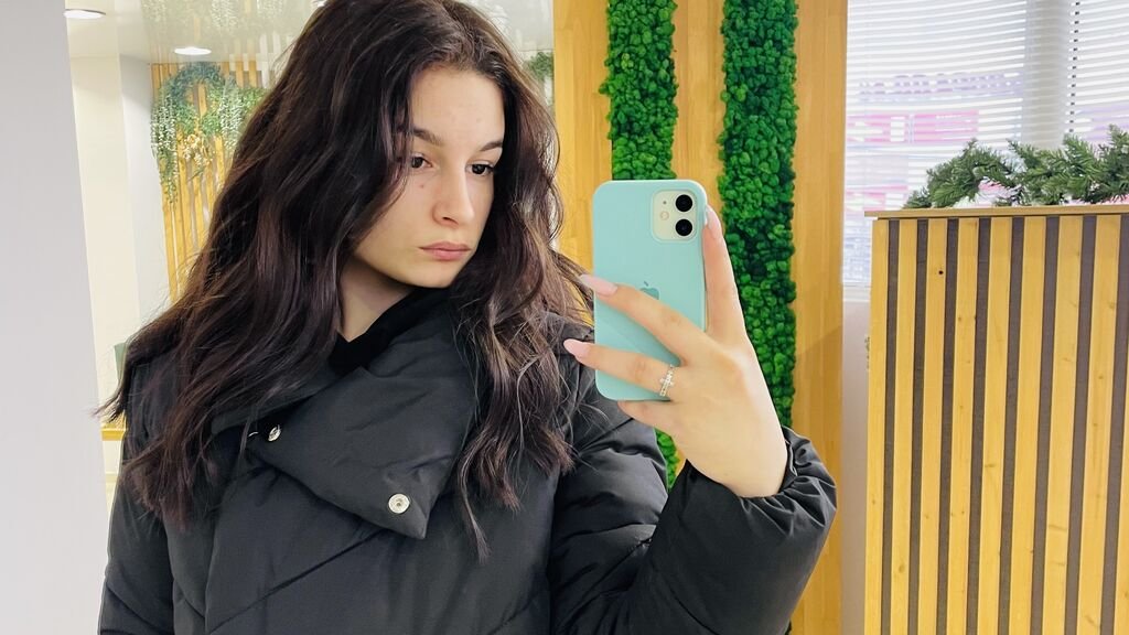 amateur webcam model anastasiakiskinas unlikely rise to fame