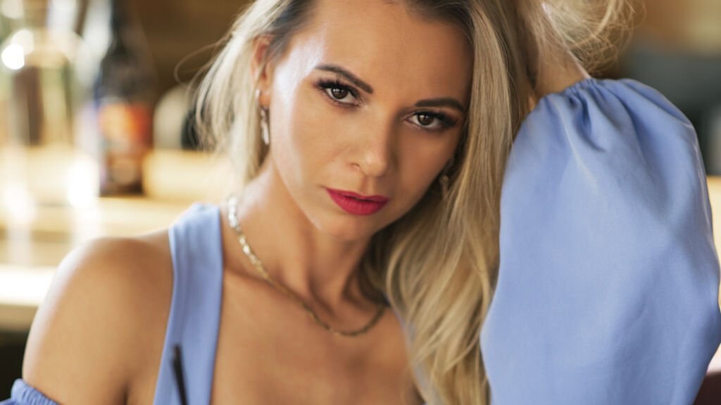 Amateur Webcam Model AnnaAngelova Shares Her Passion