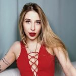 amateur webcam model annahenesley shares her passionate performance