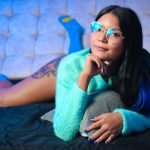 amateur webcam model arialen shines online