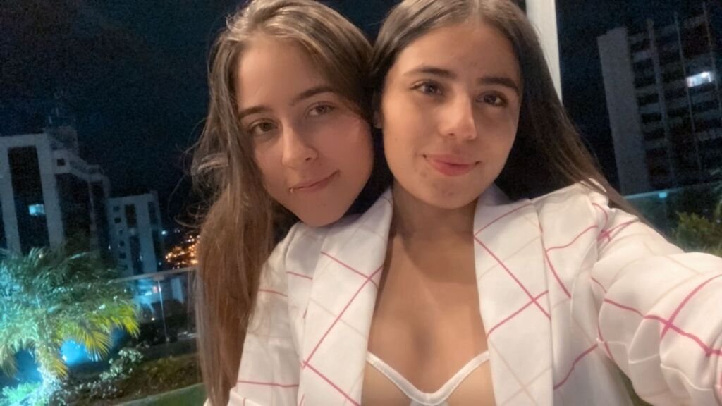 Amateur Webcam Model AteneaAndAby Shares Her Unique Experience Amateur Webcam Model AteneaAndAby Shares Her Unique Experience