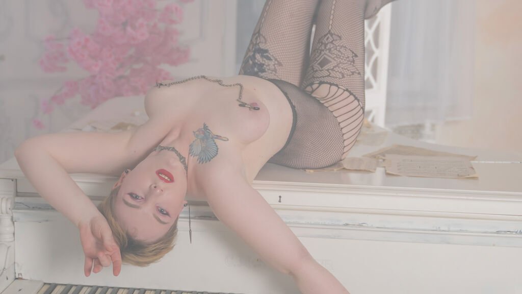 Amateur Webcam Model AvaLindt Shares Her Passionate Performances Amateur Webcam Model AvaLindt Shares Her Passionate Performances