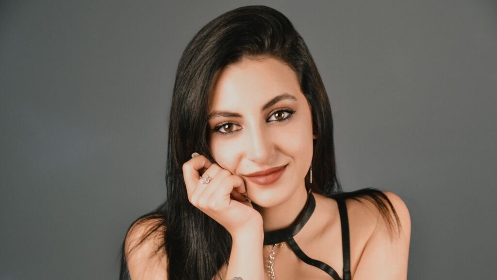 amateur webcam model ayleen moores unique perspective