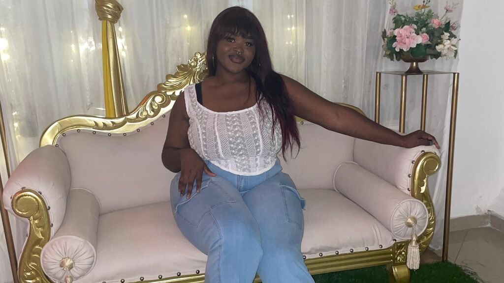 amateur webcam model camilaseans shares her passion