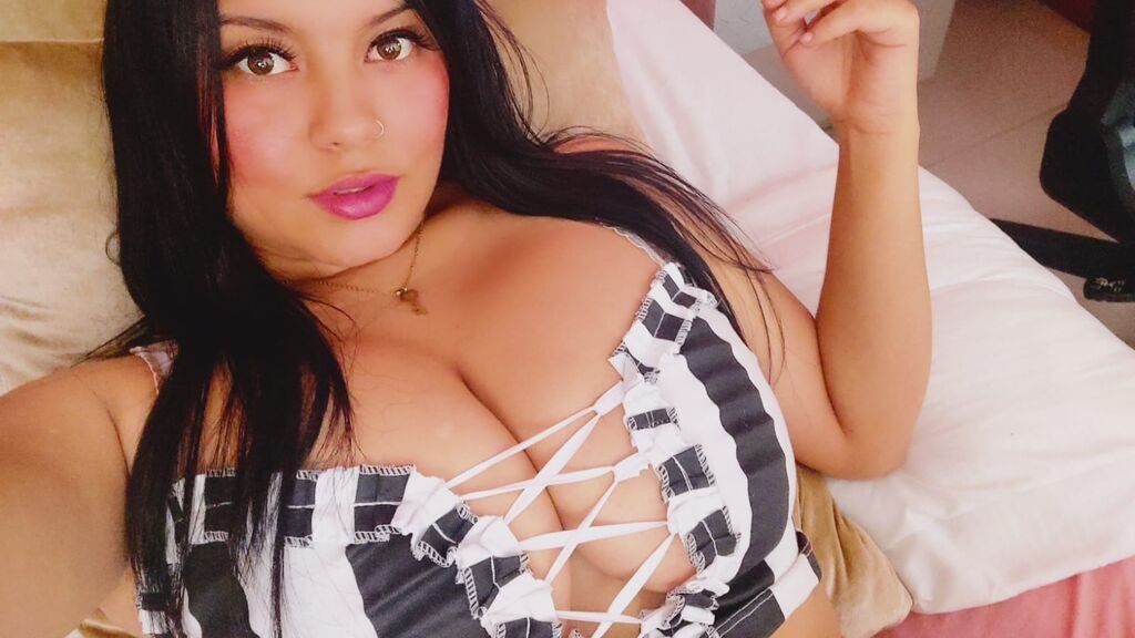 amateur webcam model camilita garcia unleashing her passion online