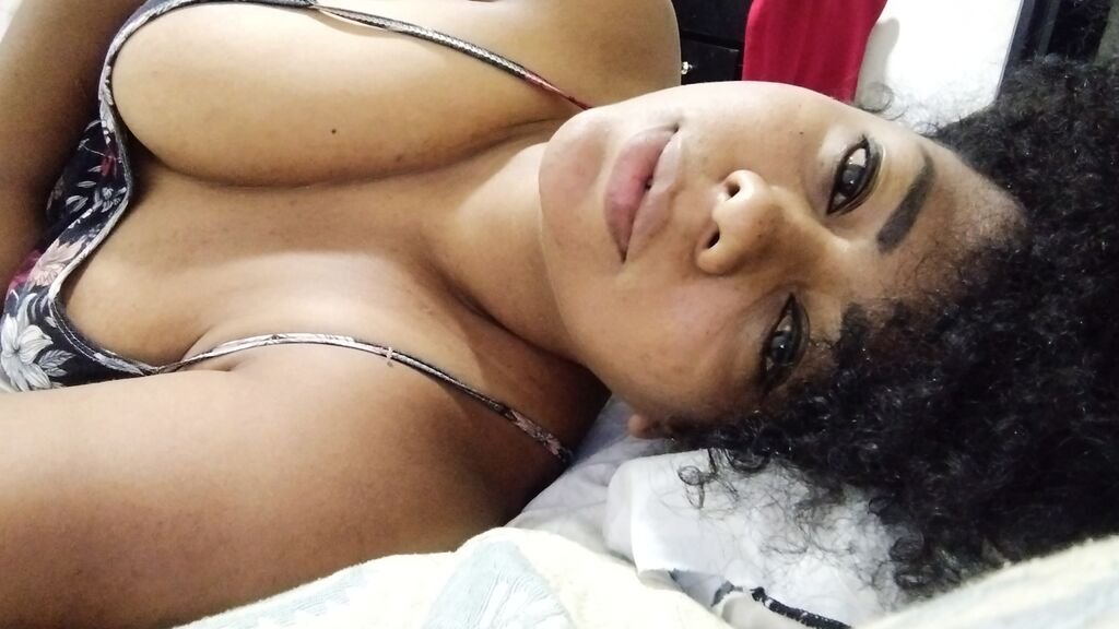 Amateur Webcam Model CarolDulce Shares Her Passionate Performances Amateur Webcam Model CarolDulce Shares Her Passionate Performances