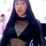 amateur webcam model danielauzcategui shares her passionate performances
