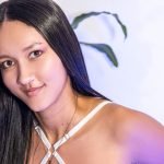 amateur webcam model daphnecour shares her passionate performance