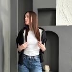 amateur webcam model dianawelles shares her passionate performance