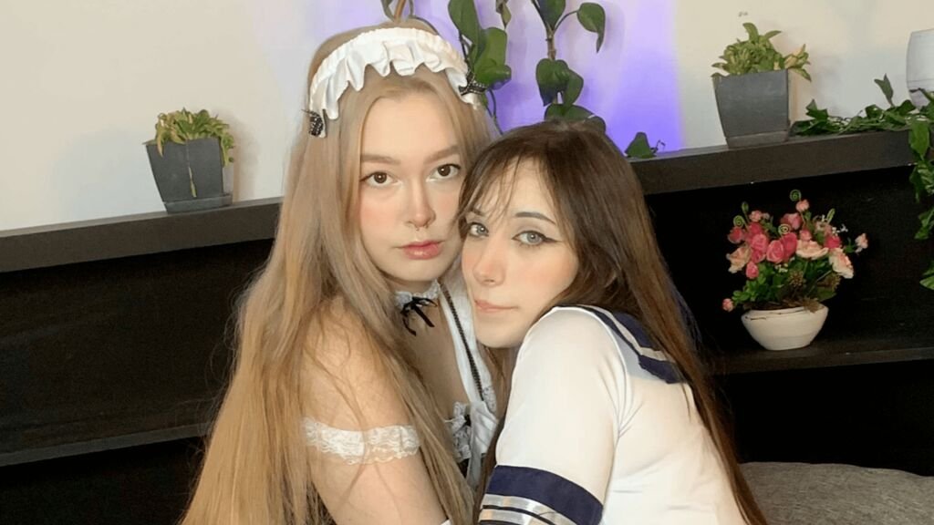 Amateur Webcam Model Dreams: Murana and Hinata's Journey Amateur Webcam Model Dreams: Murana and Hinata’s Journey