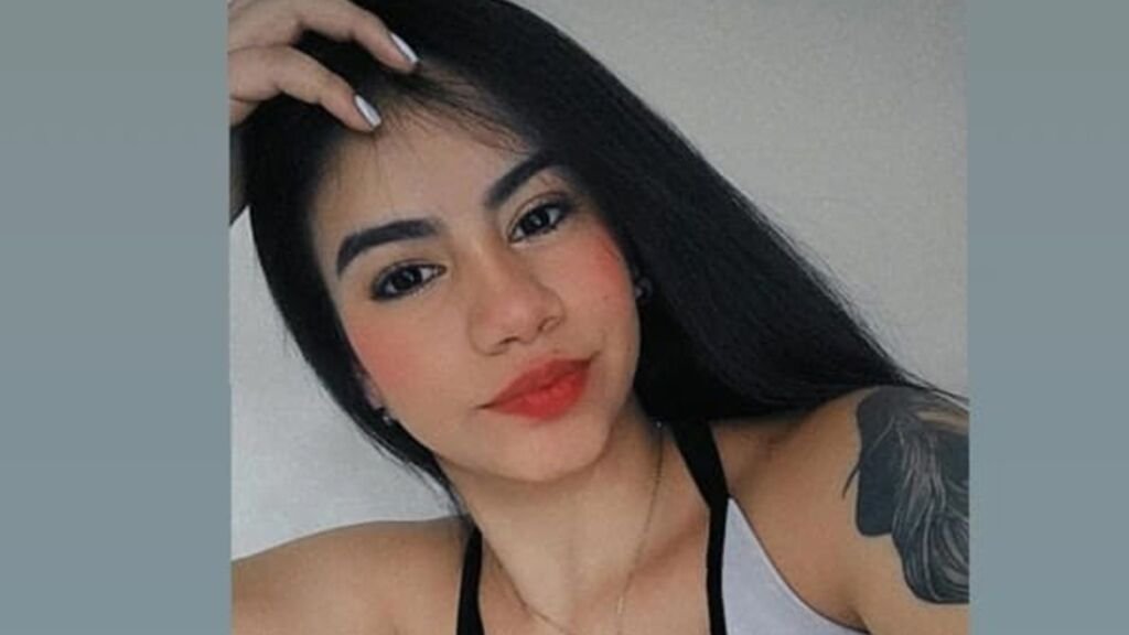 Amateur Webcam Model Dreams: My Journey with ScarlettCereza