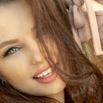 amateur webcam model ellybrooke shares her unique perspective