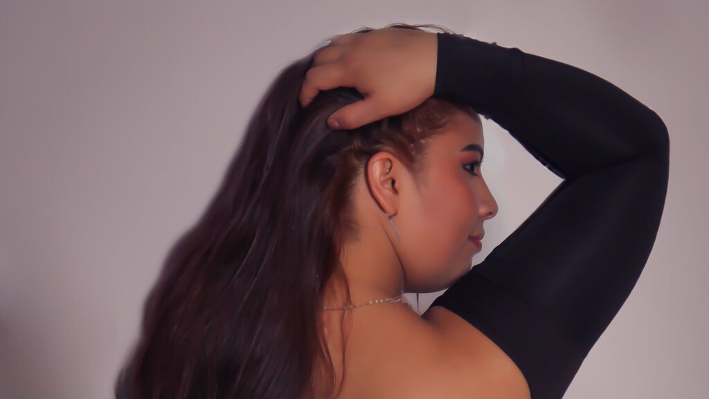 Amateur Webcam Model EmillyMilleer Shares Her Unique Perspective Amateur Webcam Model EmillyMilleer Shares Her Unique Perspective