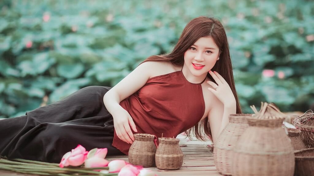 Amateur Webcam Model EmilyGreent Shares Her Passionate Performance Amateur Webcam Model EmilyGreent Shares Her Passionate Performance