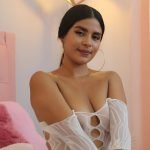 amateur webcam model emylirouz shares her unique perspective