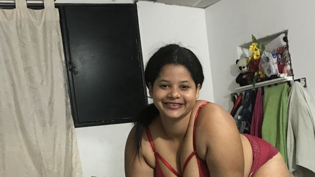 Amateur Webcam Model Erika Camila Shares Her Passionate Performances Amateur Webcam Model Erika Camila Shares Her Passionate Performances