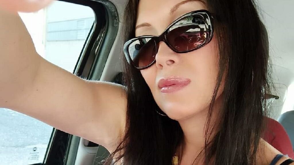 Amateur Webcam Model EvaLuce Shares Her Passionate Performances Amateur Webcam Model EvaLuce Shares Her Passionate Performances