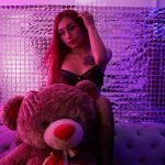 amateur webcam model finds success with amberrolsen