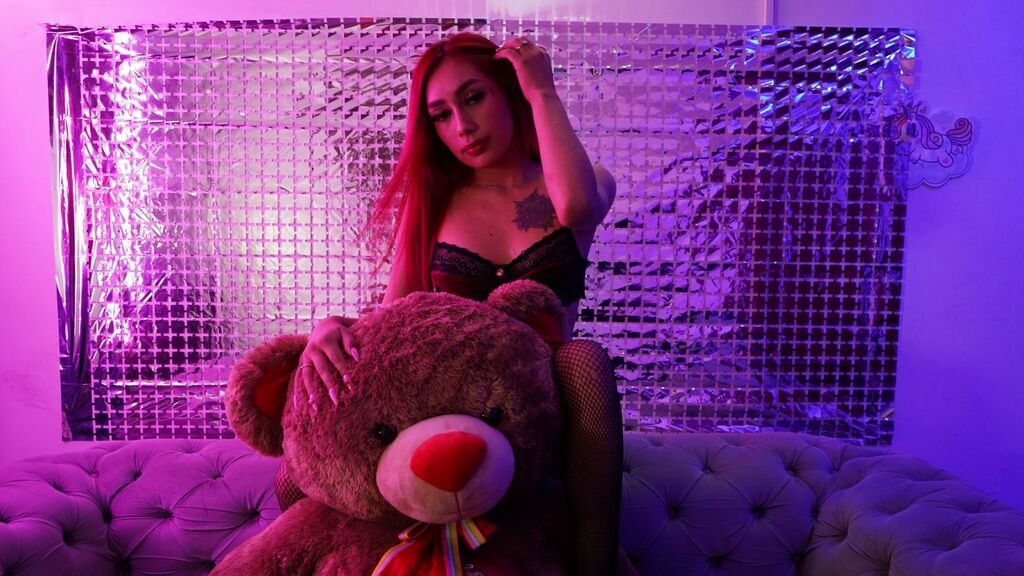 Amateur Webcam Model Finds Success with AmberrOlsen