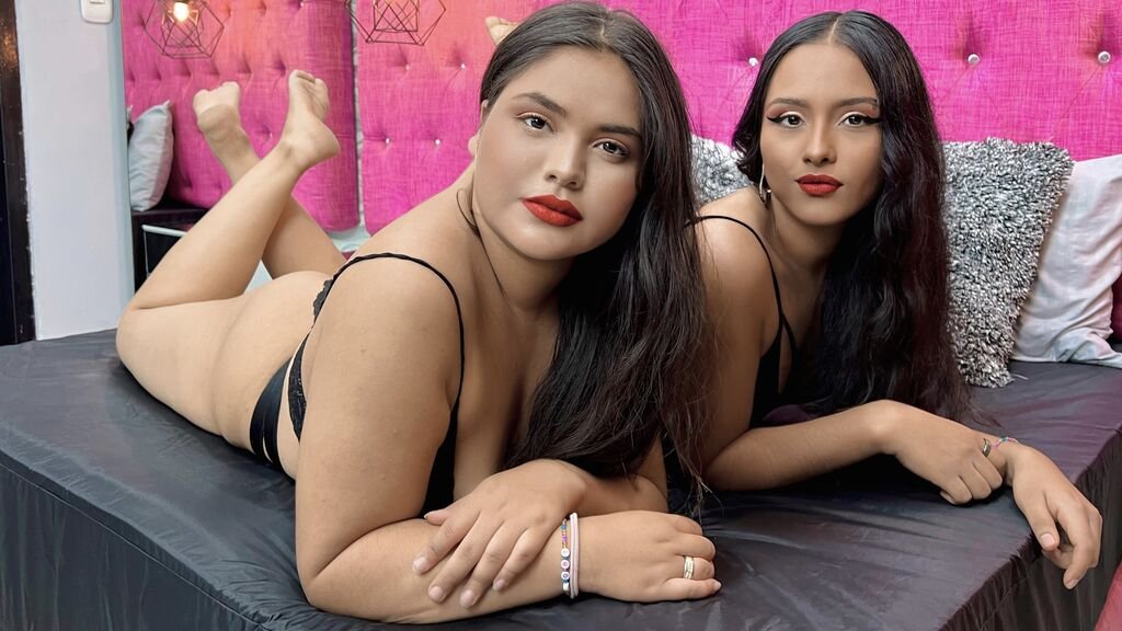 Amateur Webcam Model Finds Success with AshleyAndAnnie