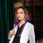 amateur webcam model finds success with dr linas guidance