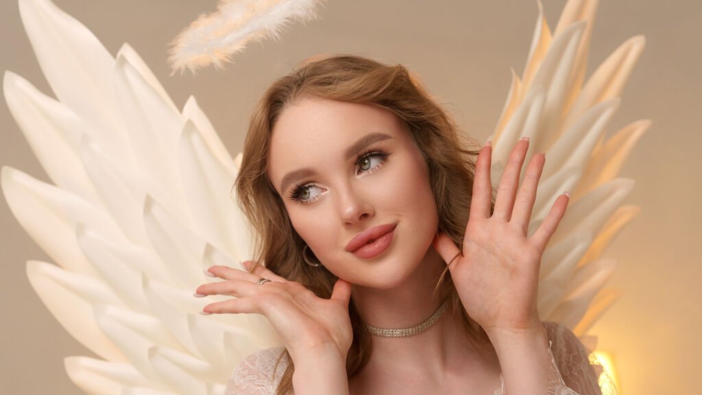 Amateur Webcam Model Finds Success with EvaDalten