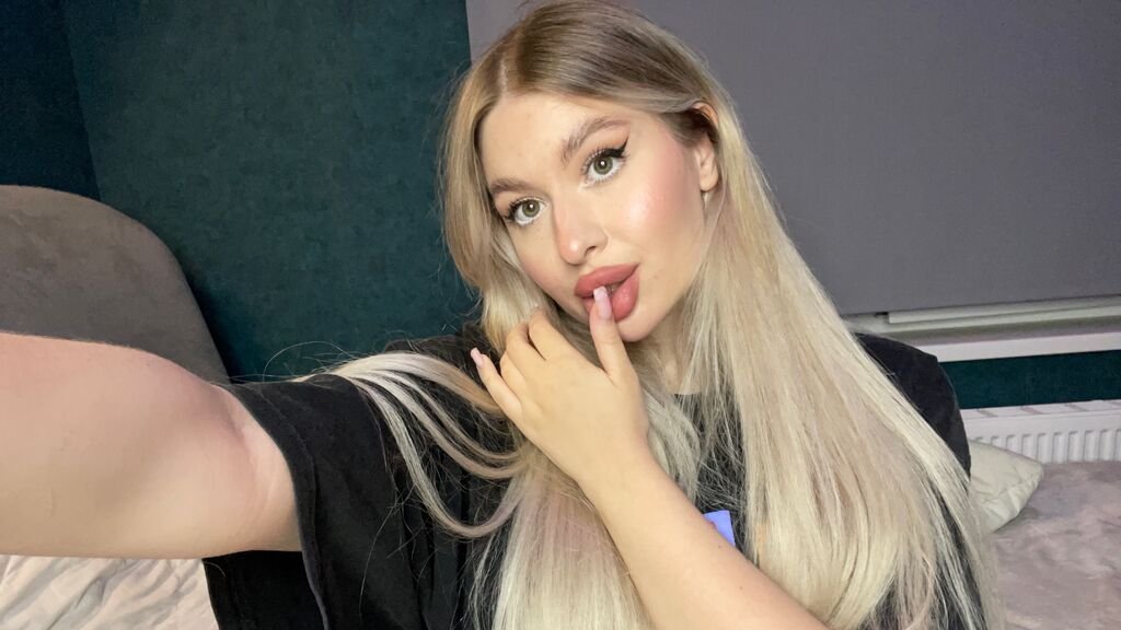 Amateur Webcam Model Finds Success with SofiMerlin Amateur Webcam Model Finds Success with SofiMerlin